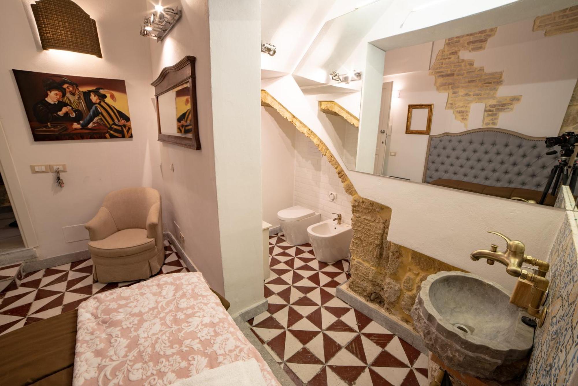 Habitación Doble Económica (1 adulto)